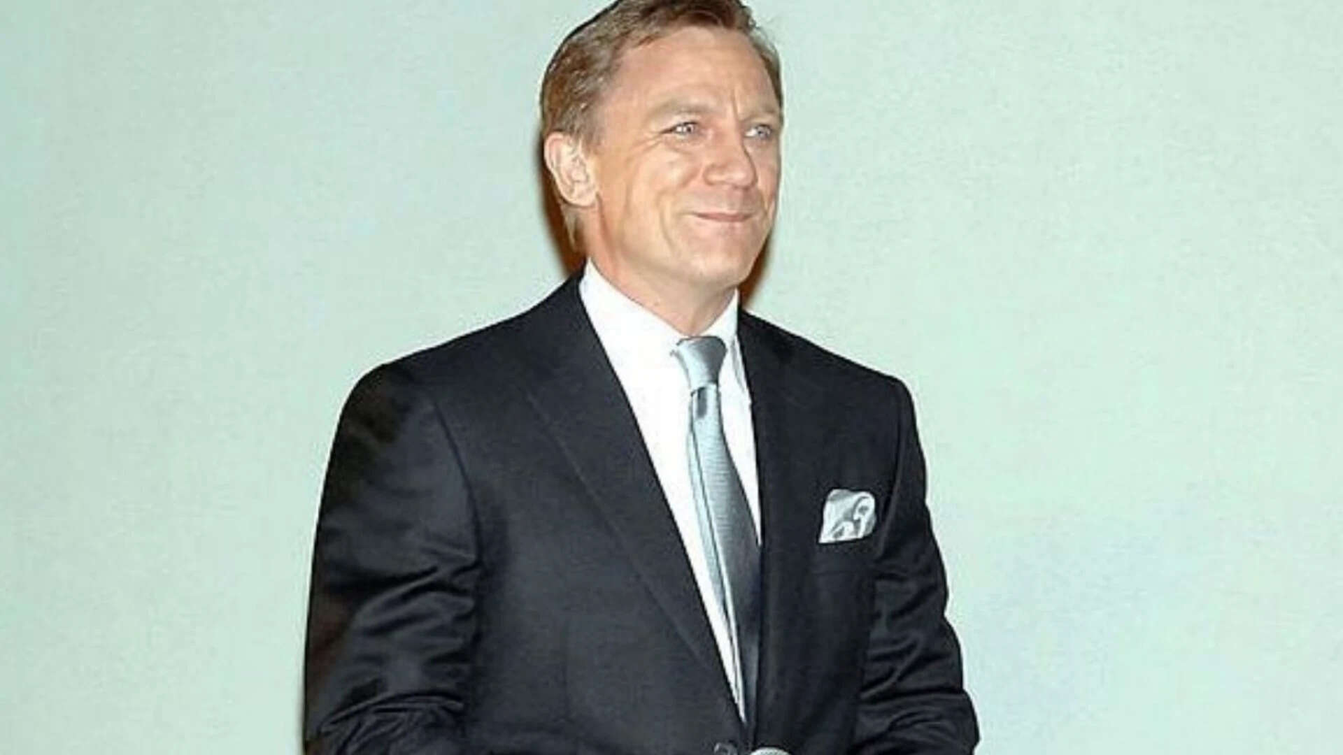 Daniel Craig explains why self-improvement matters more than rivalry