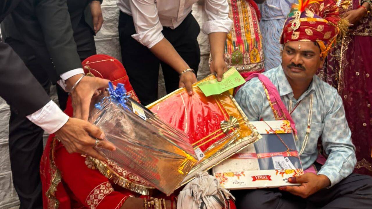 Moola Ram and Seema get married inside jail