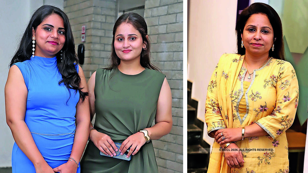 (L) Avantika Srivastava and Gurpreet Kaur (R) Dr Rashmi Chaudhary