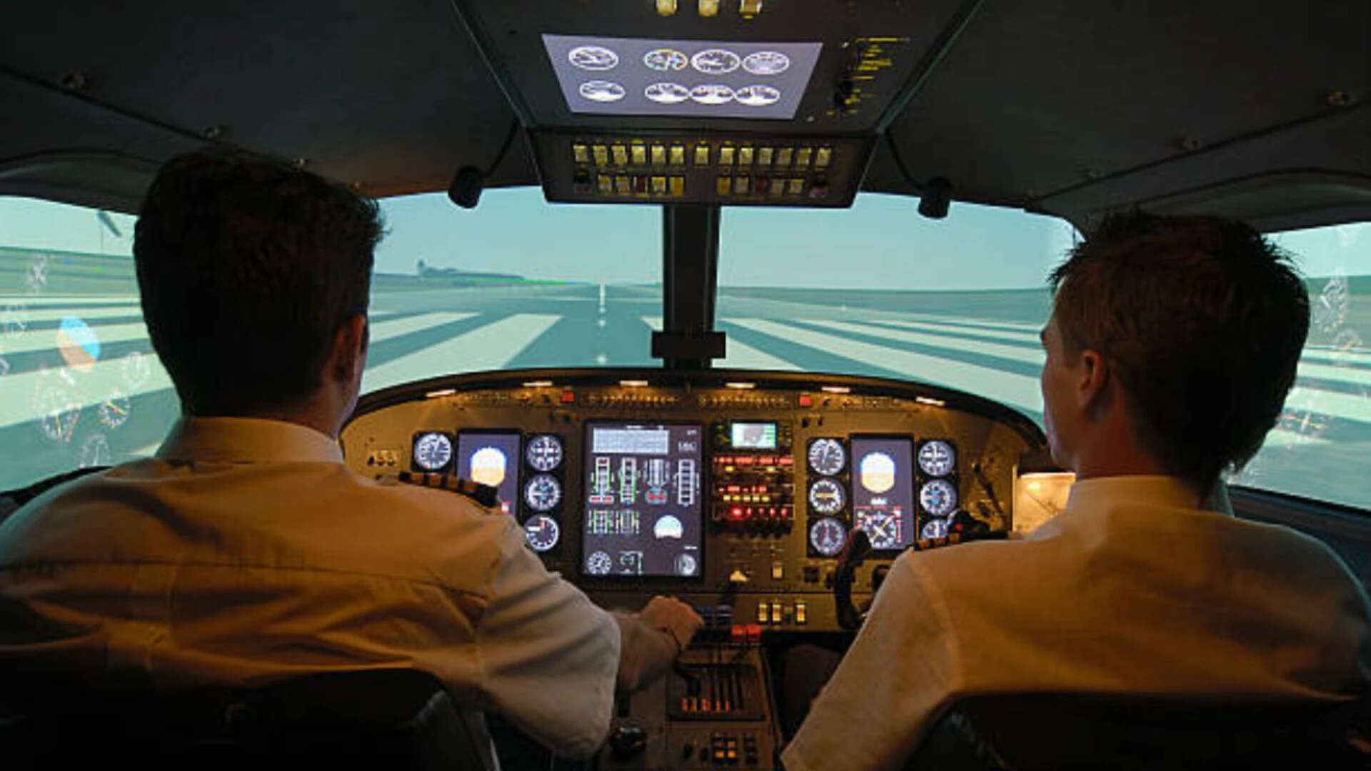 Airline pilots don't eat the same meal and never at the same time, the reason behind this is...