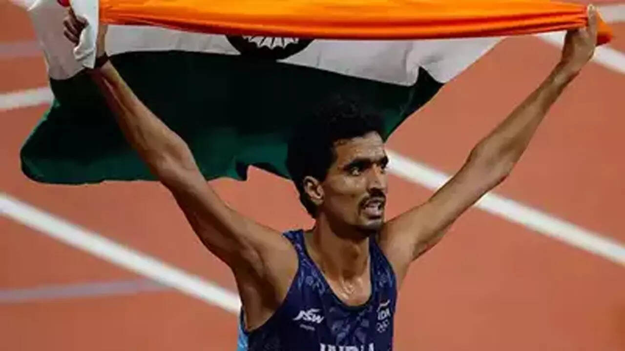 CWG Day 6 Live: Gulveer Singh wins historic Silver in Men's 10,000m