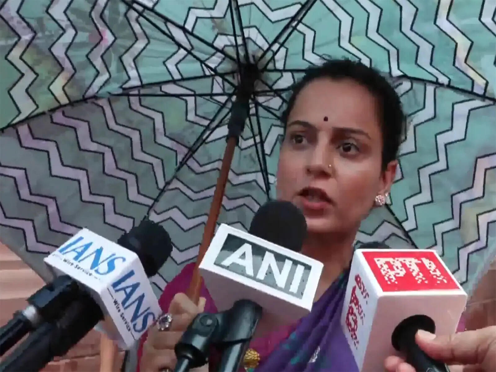 'This is completely unacceptable to us': Kangana Ranaut takes aim at student protesters over 'obscene language'