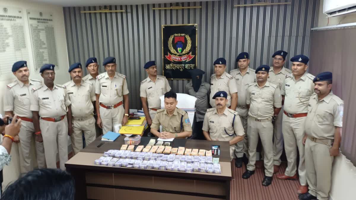 bbe970ab-910d-451a-9e4e-6d4cc1642958_SERAIKELA-KHARSAWAN_SP_FLANKED_BY_THE_SIT_OFFICIALS_ADDRESSING_MEDIA_ON_TUESDAY.jpg