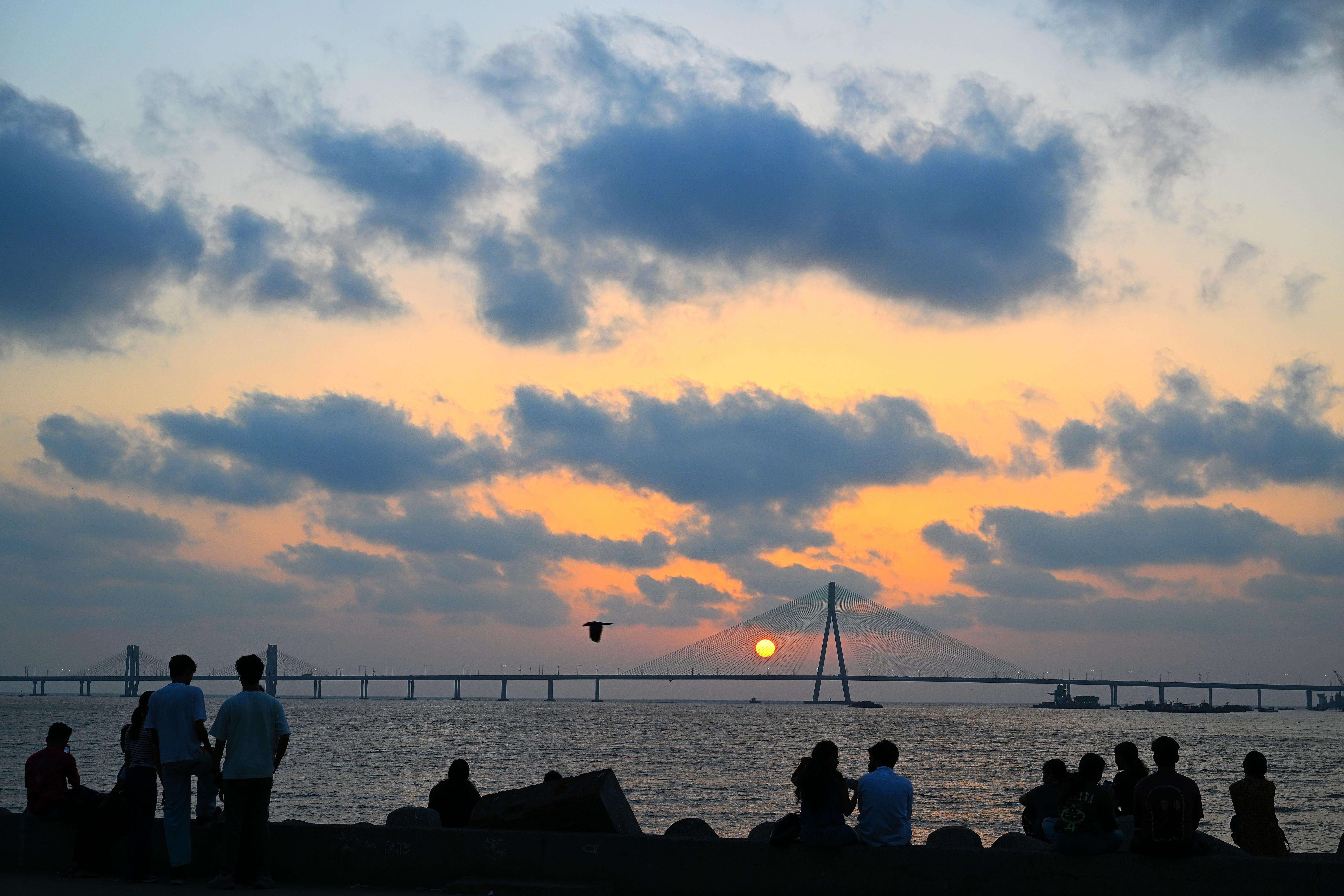 BMC proposes Rs 4.16 crore Grant Road skywalk escalator replacement in Mumbai