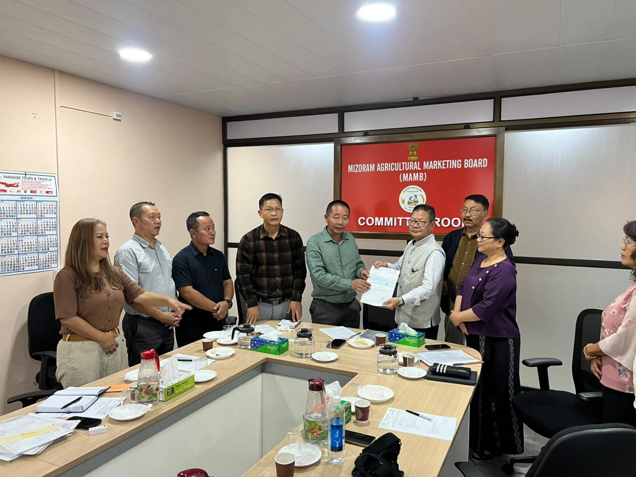 f4b332cc-c18c-4a9b-a09d-12b2c1c0718b_Mizoram_Agriculture_Minister_PC_Vanlalruata_hands_over_fund_to_state_Finance_Secretary_Ramchuana.jpeg