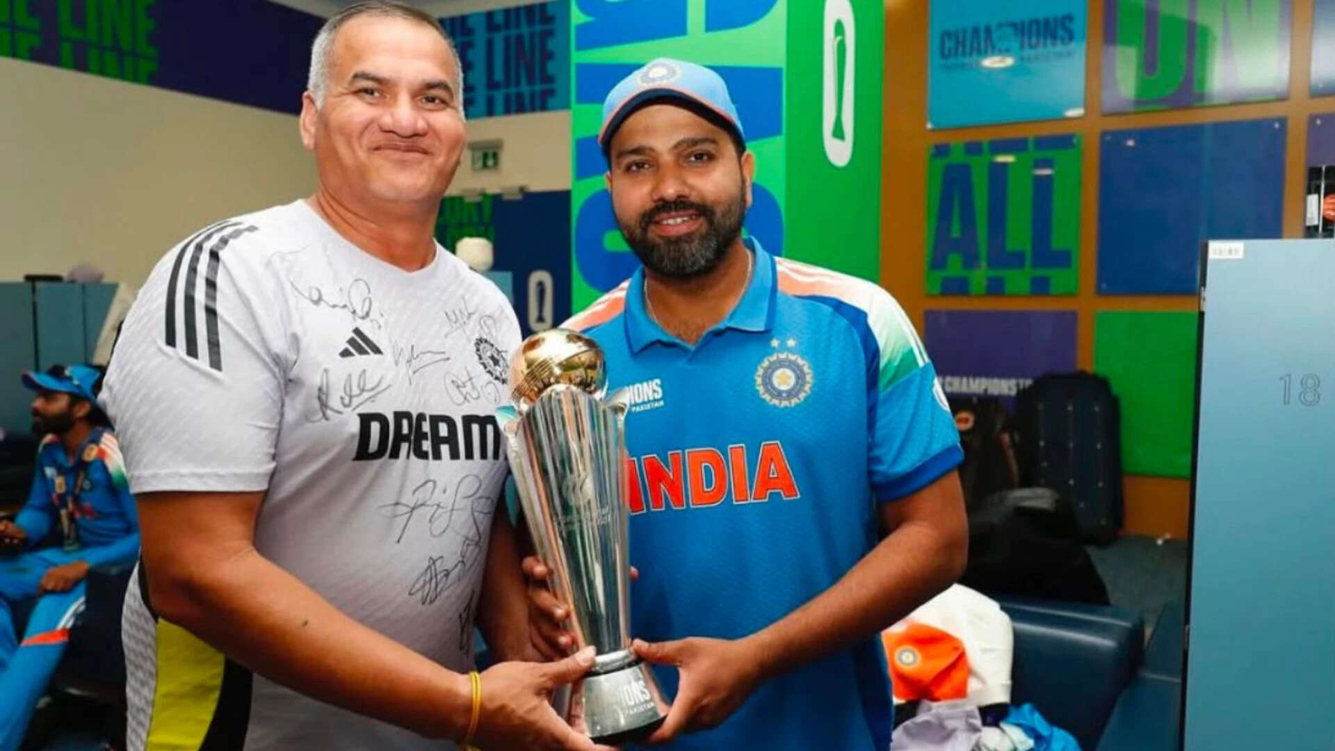 Rajeev Kumar cù Rohit Sharma