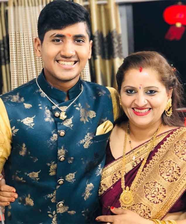 Yash Thakur and his mother (Special arrangement)