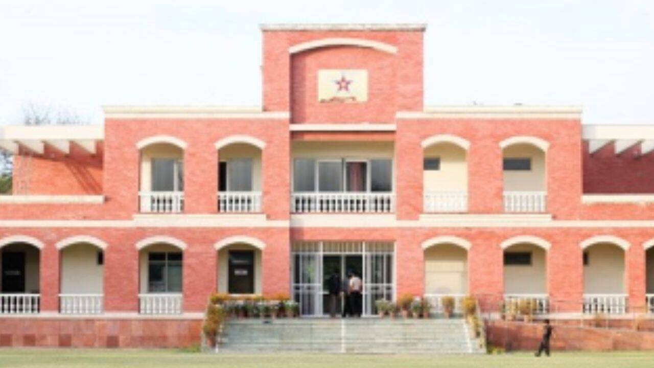 St Stephen's college dress code (Photo Credit: https://www.ststephens.edu)