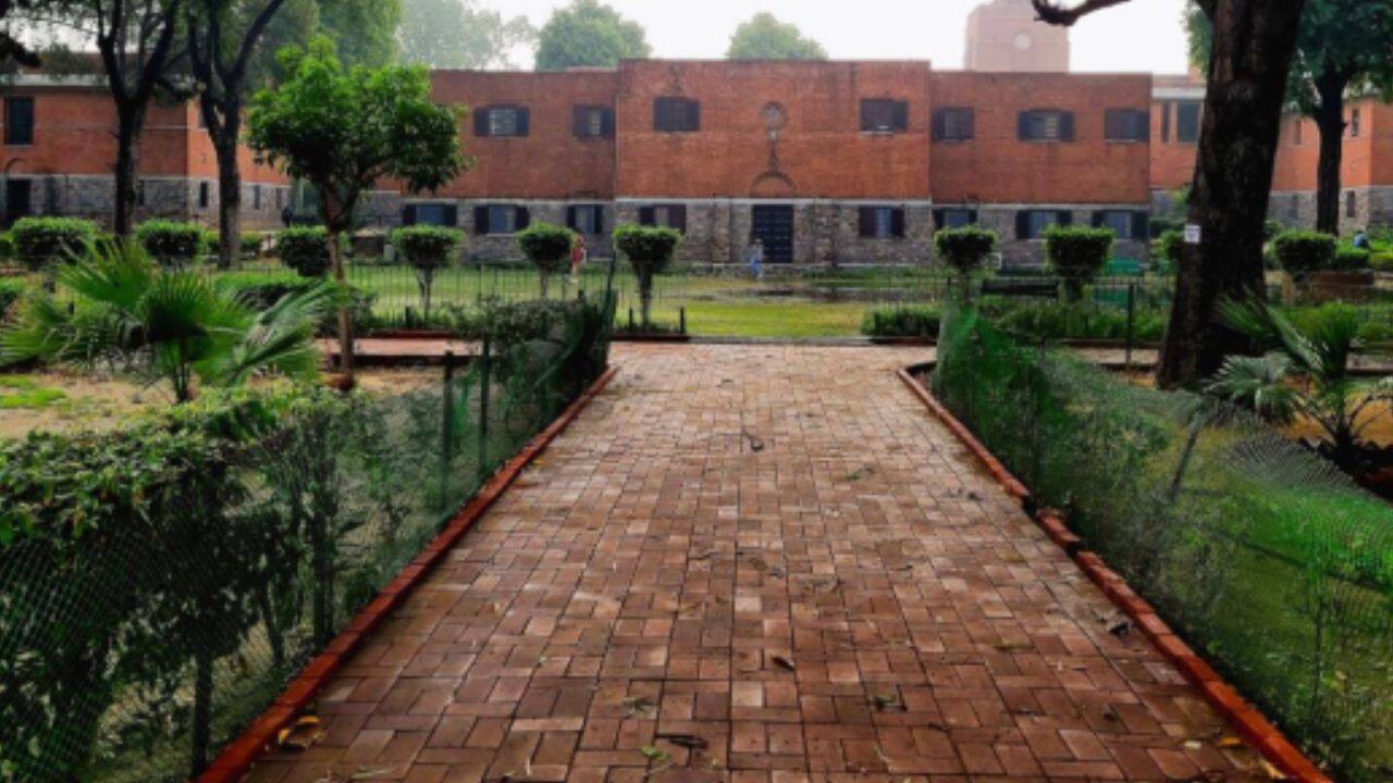 Shorts protest at Delhi’s St Stephen’s: Dress code or personal freedom?