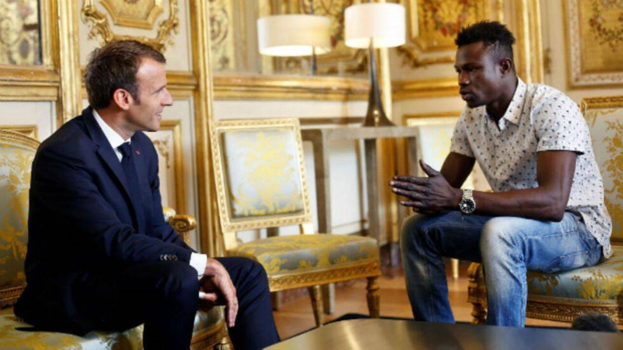 How did the French government reward his bravery