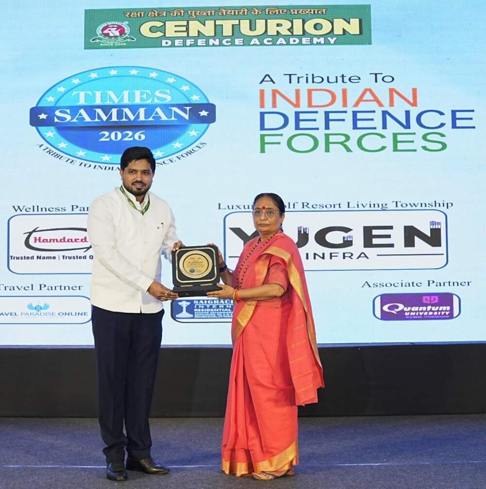 Shishir Dixit Director Centurion Defence Academy being felicitated by speaker Ritu Khanduri Bhushan.