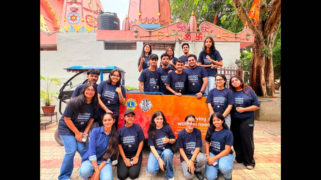 Leo club2