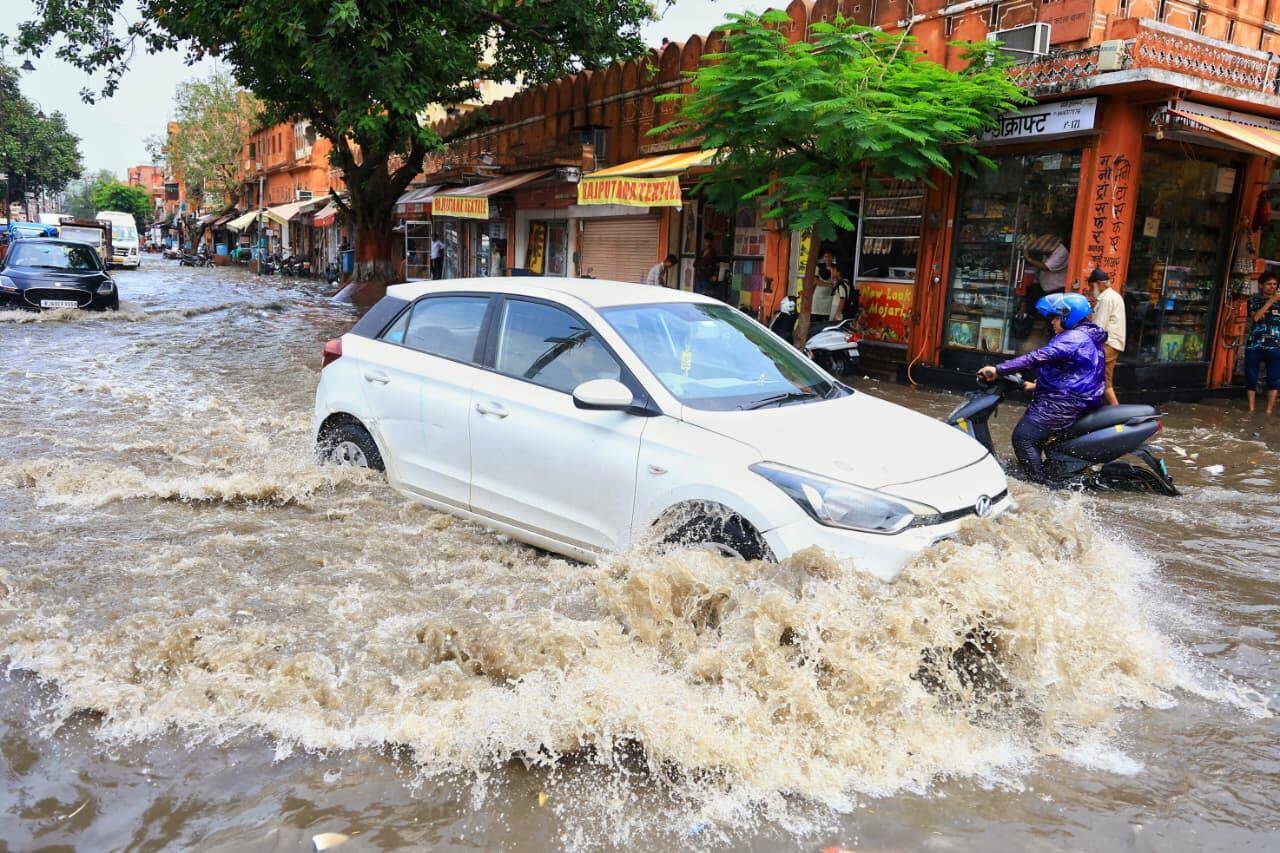 Waterlogged after rain at Chandi ki Taksaal (Bhagirath) (2).jpeg