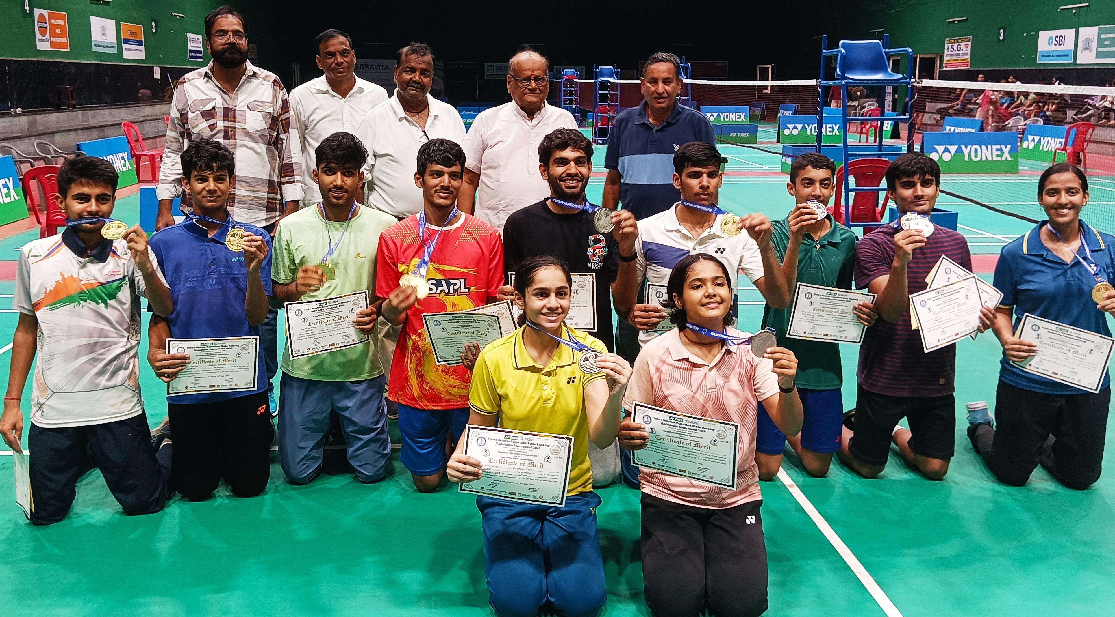 badminton-group.jpg