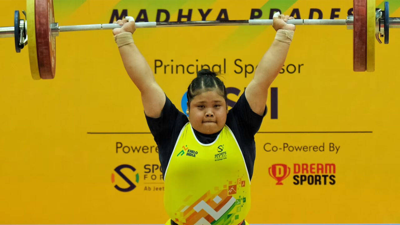 CWG 2026: Martina Devi Maibam in action in the 86+kg weightlifting final
