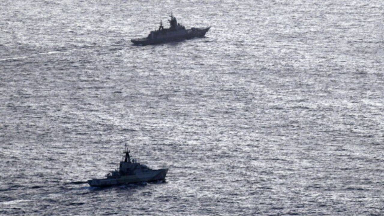 4 migrants die attempting to cross English Channel on overloaded 'taxi boats'