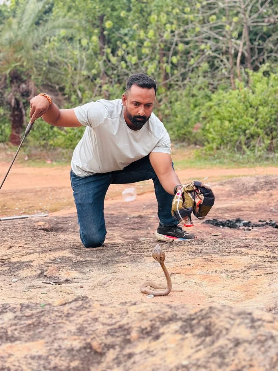 c3565be9-abae-4e99-903f-4c0dd605e7ef_Rescuer_Dev_Pratap_Singh_in_Hazaribag.Vishvendu_Jaipuriar.jpg