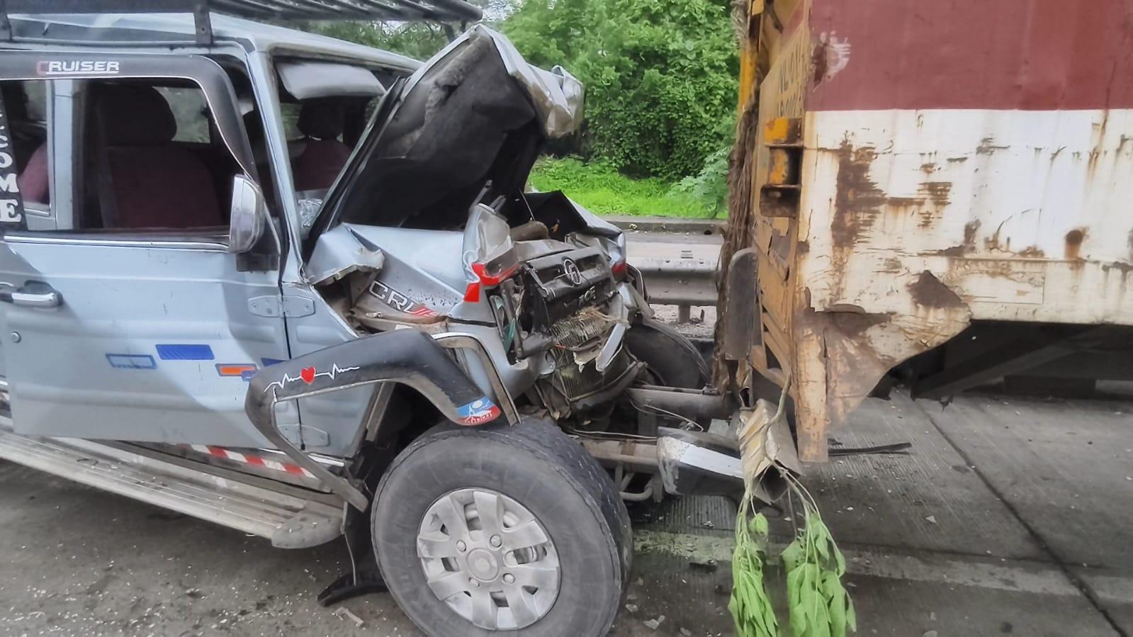 Eight of family injured after Tempo Traveller rams into parked truck on Mumbai-Nashik Highway in Bhiwandi