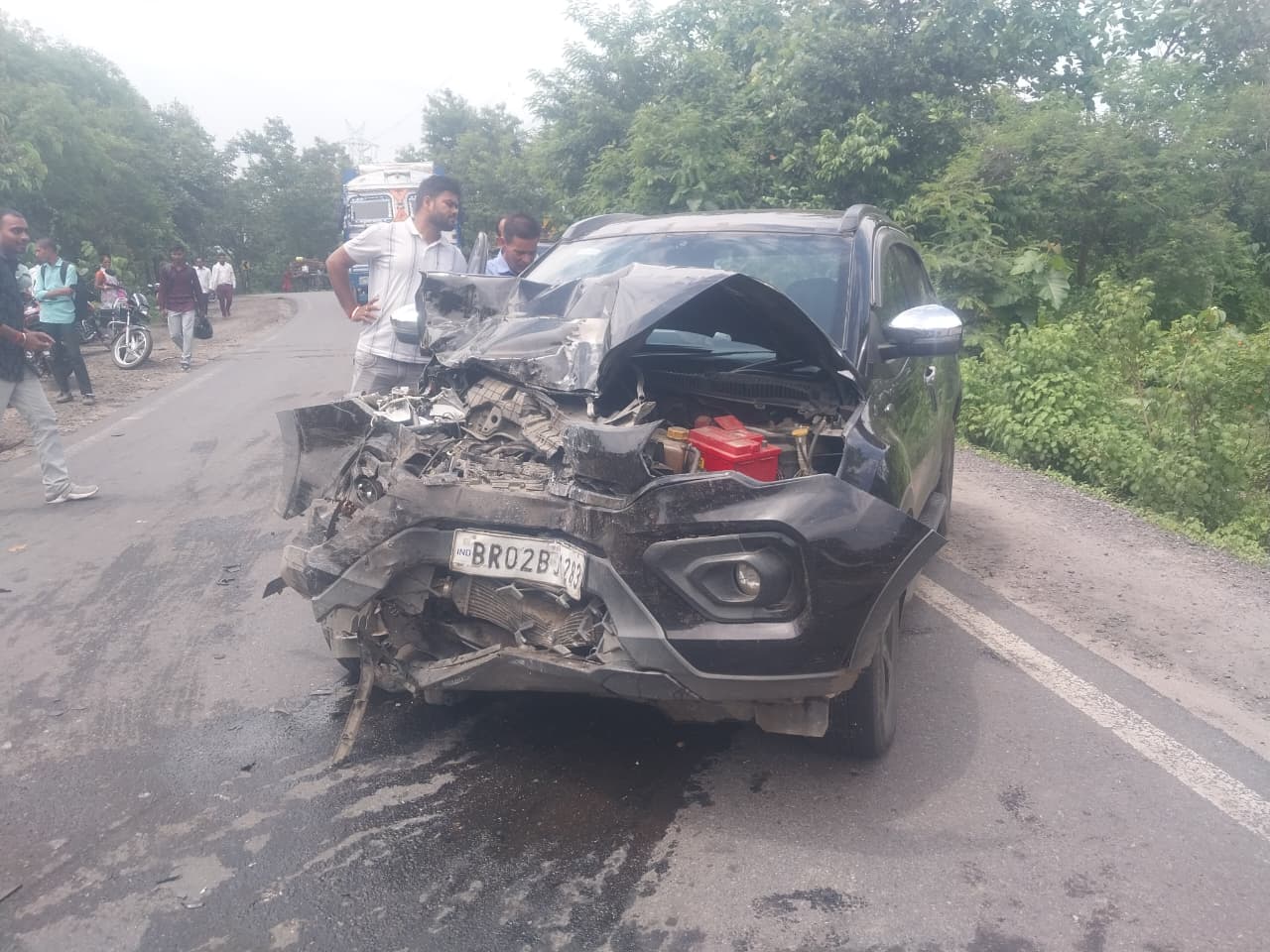9c20175a-f64c-4f2e-9aba-c938cca1421b_Mangled_car_in_Chatra.Vishvendu_Jaipuriar.jpeg