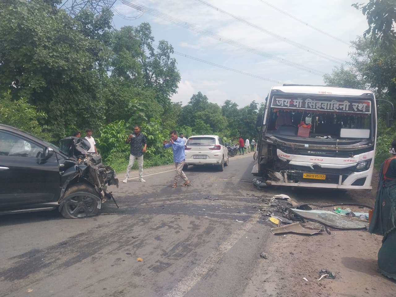 1230fbd0-8a35-49c6-9ac0-56a832047fa8_The_bus_which_collided_with_the_car.Vishvendu_Jaipuriar.jpg