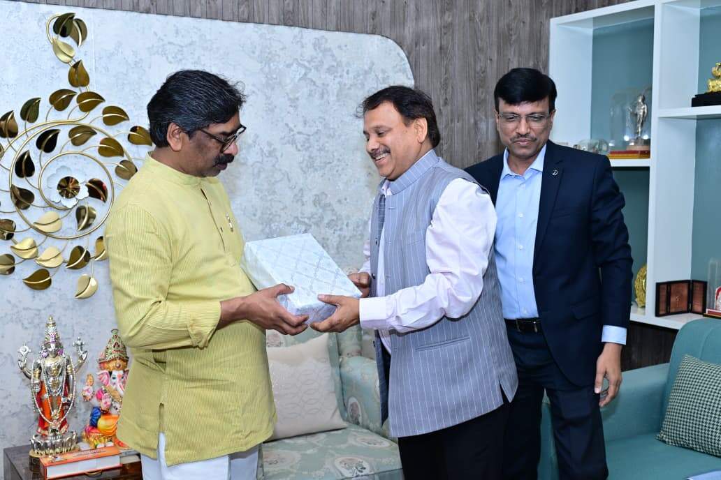902e6736-fefc-4c7b-9e0a-47171a557af3_chief_minister_of_Jharkhand_Hemant_soren_meeting_with_SAIL_chairman_Ashok_panda_1.jpeg