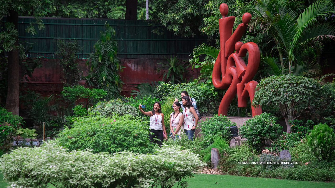 LSR welcomes freshers with musical performances, alumnae stories and monsoon festivities