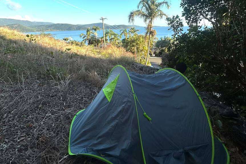 Strangers bought them a tent, sleeping bags and food<br>