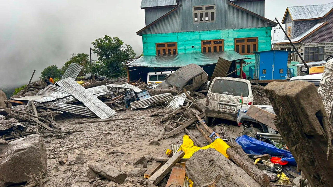 Cloudburst damages structures in Kishtwar; rain halts Amarnath Yatra