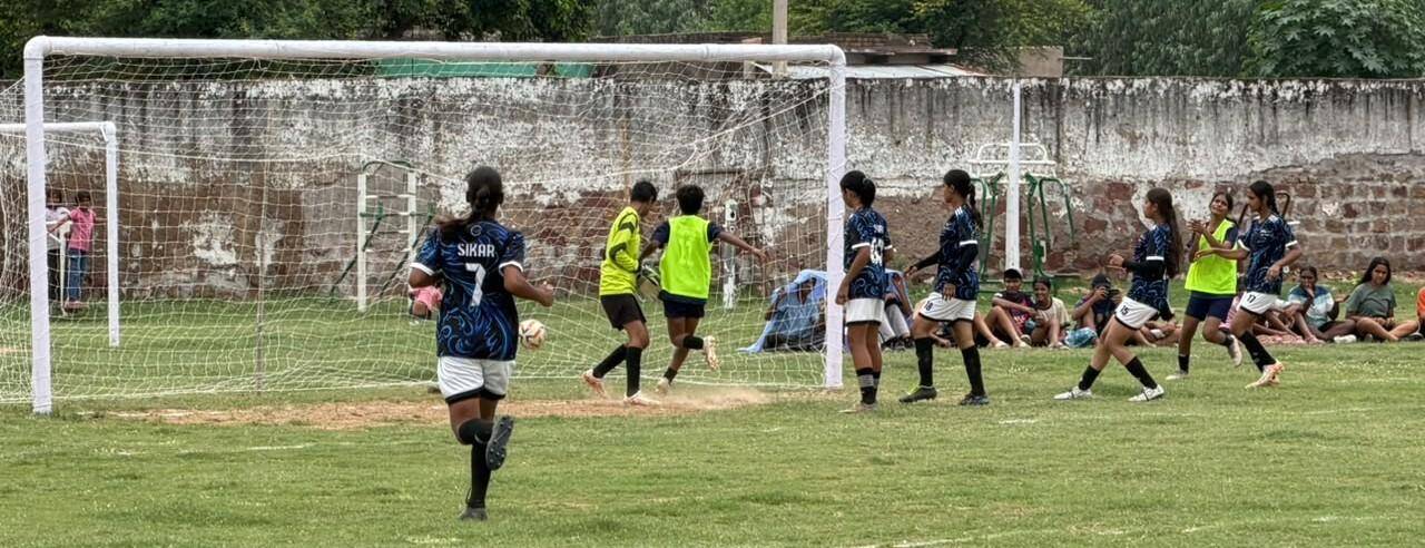 football-girls-2.jpg