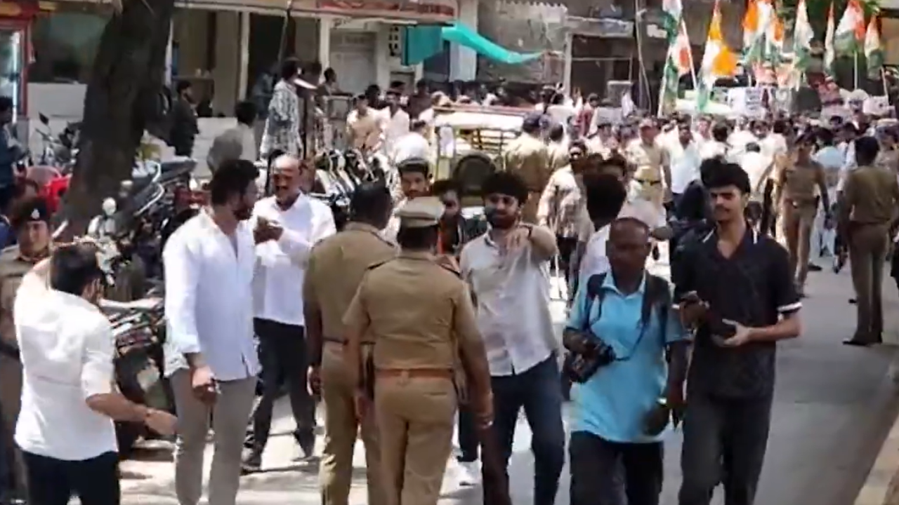 Congress workers detained while protesting E20 fuel outside Gadkari's residence: Watch