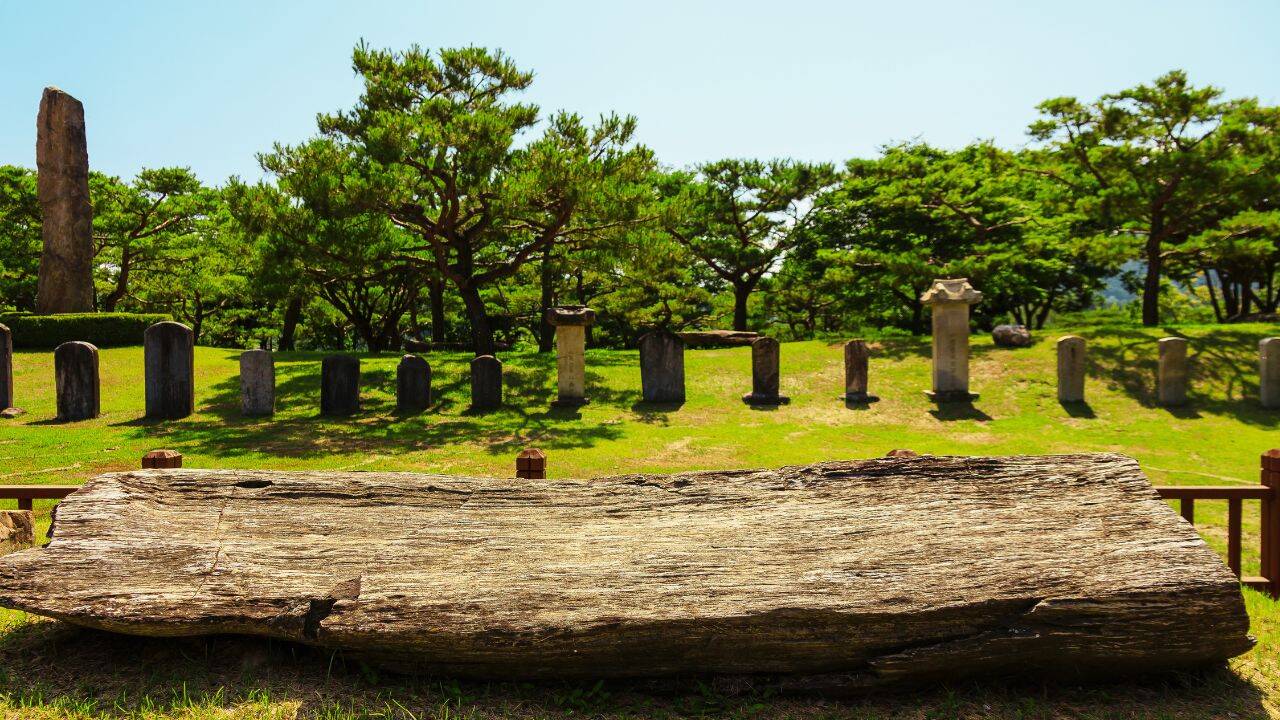 Cemetery Complexes of the Xiongnu Nobility, Mongolia