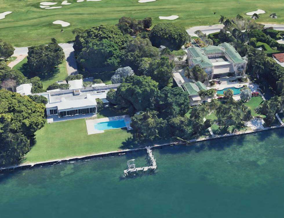 Jeff Bezos owns a luxury real estate portfolio worth an estimated $500 million, with homes across Florida, Hawaii, California, New York and Washington.