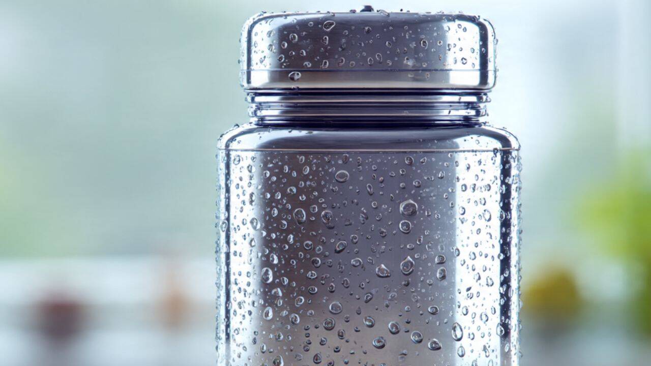 Avoid leaving the jar wet after washing<br>