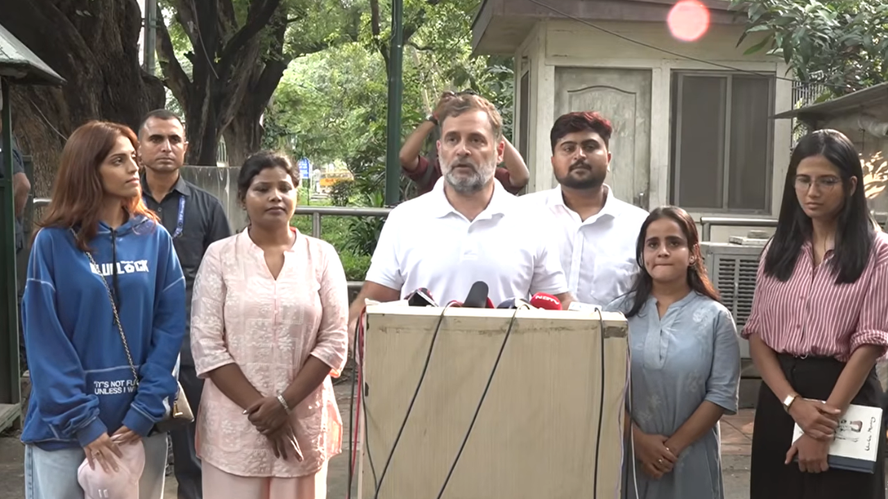 ‘No need to apologise’: Rahul meets student protesters, slams PM Modi, Shah over police brutality