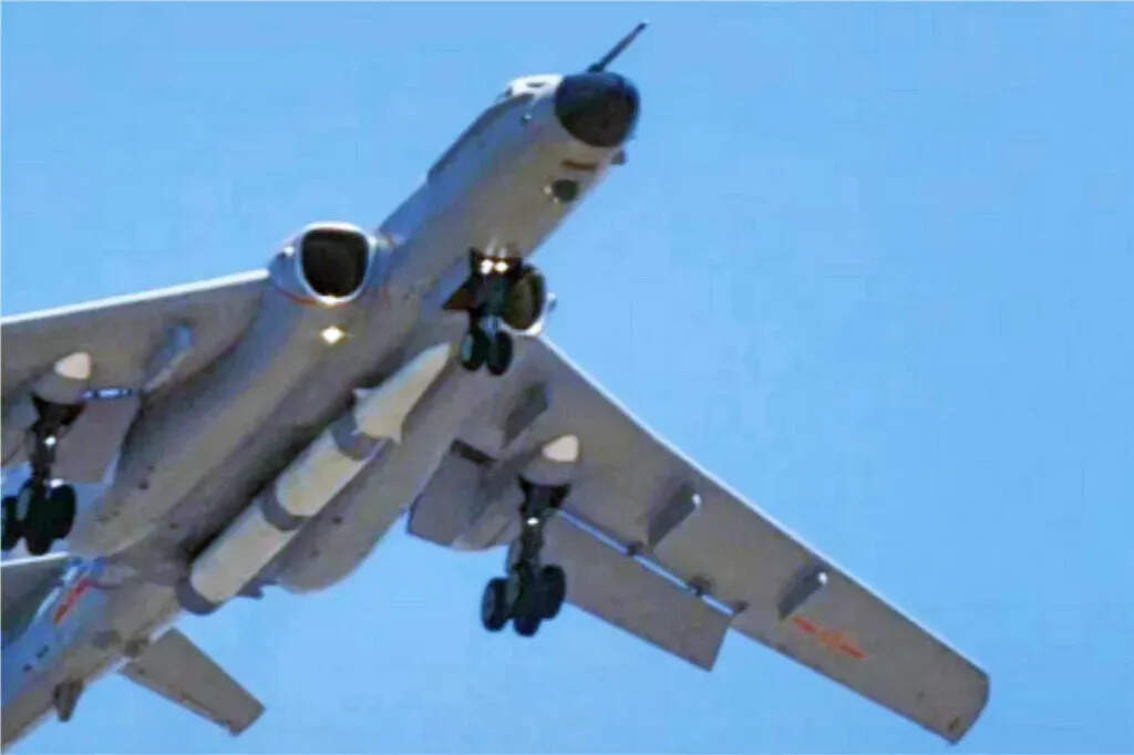 H-6N carrying the JL-1