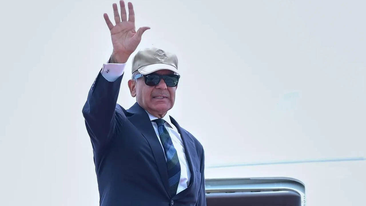 Sharif begins 3-day Saudi visit, pushes defence ties amid West Asia escalation