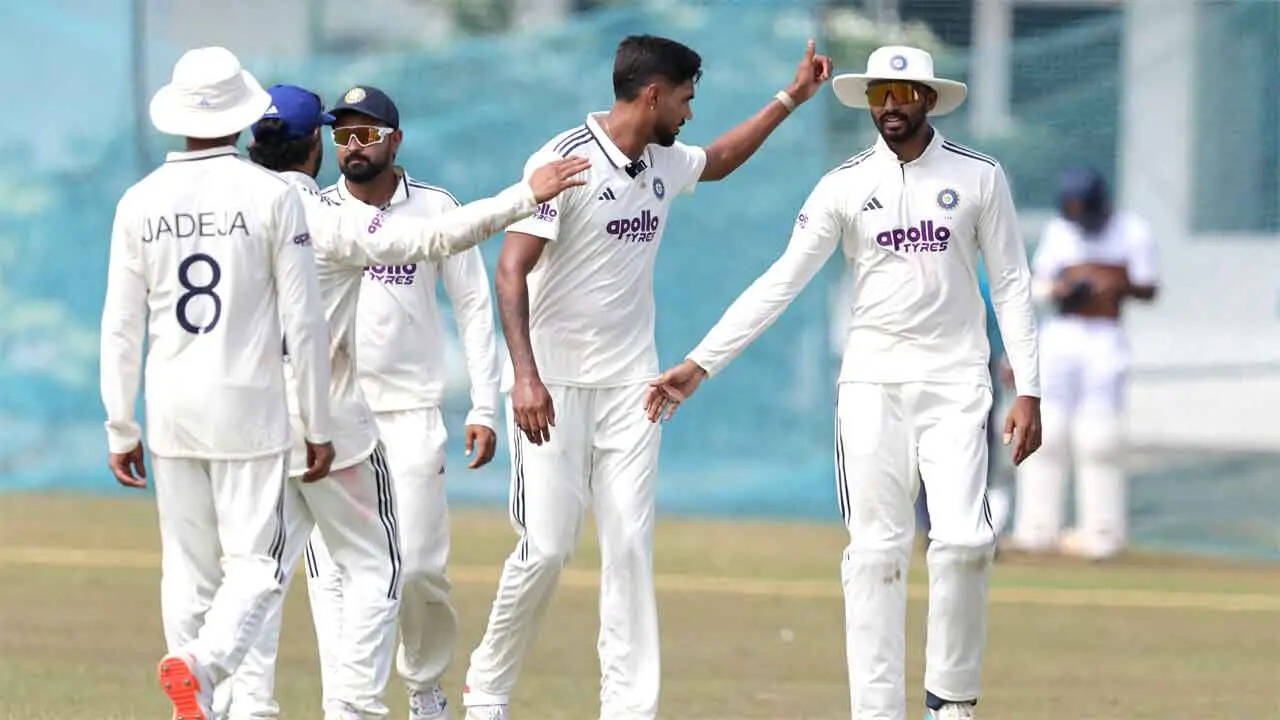 IND vs SL Live: Manav Suthar ends Ravindu Rasantha's stay at 71