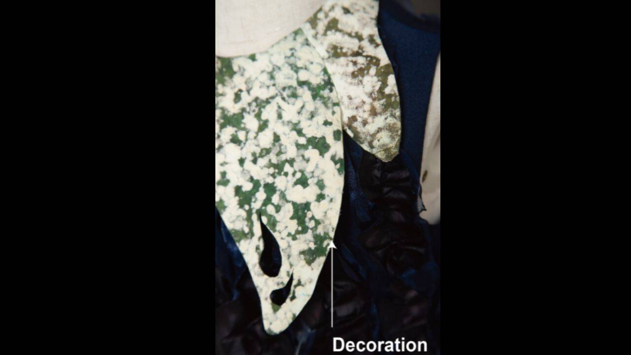 Scientists in China create a self-healing dress from living fungus that repairs its own tears and biodegrades naturally<br>