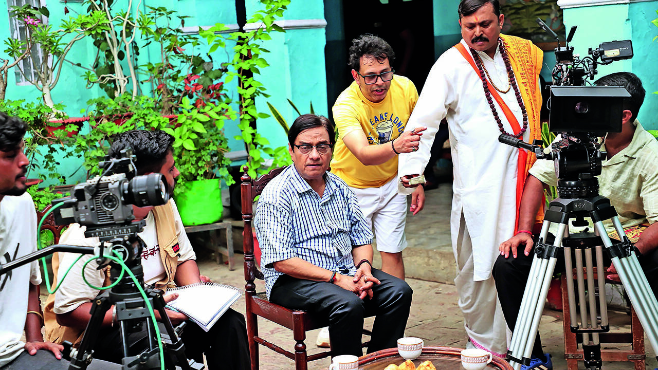 Brijendra Kala films a scene in a vintage property; also seen (dressed as a Pandit) is Lucknow-based actor Mahesh Chandra Deva