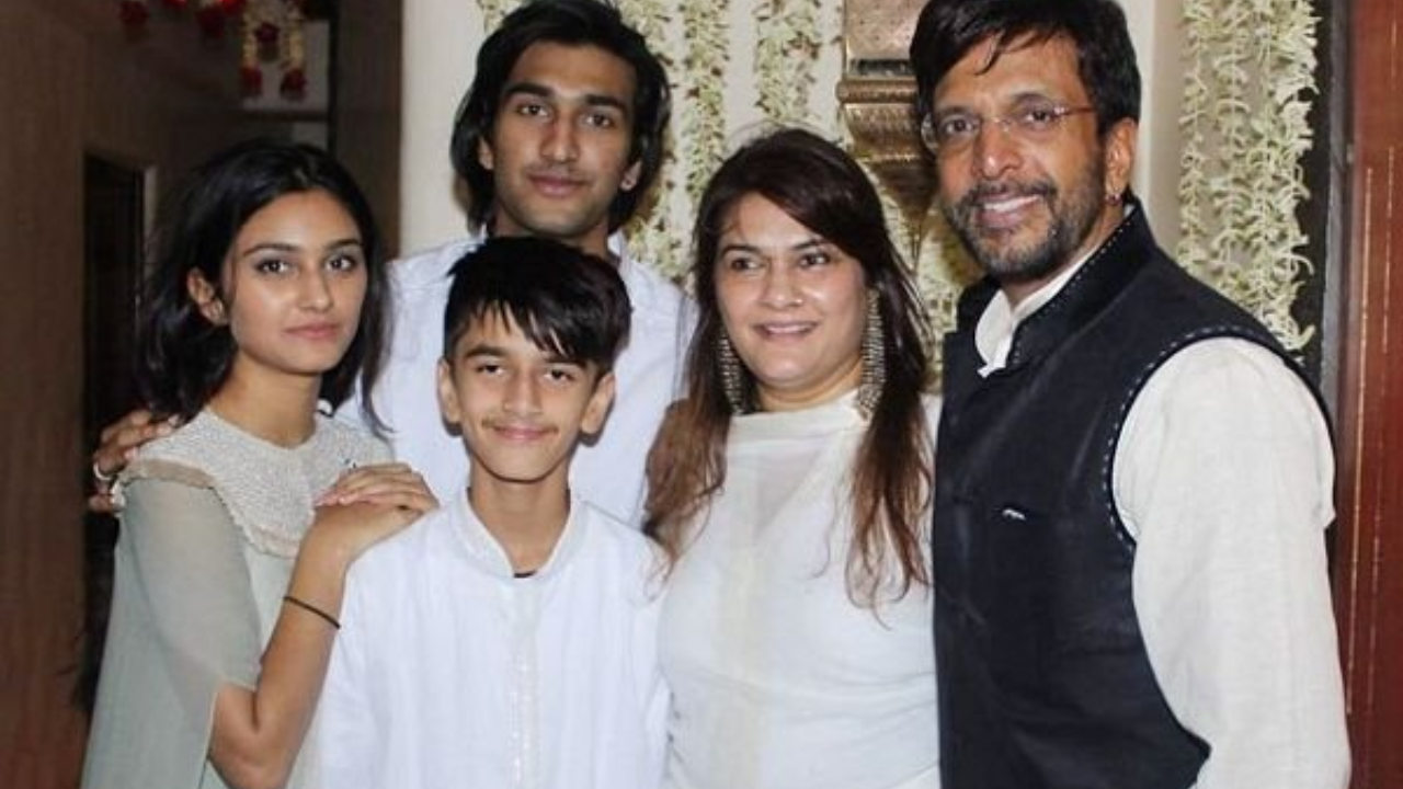 Jaaved Jaaferi with his family.