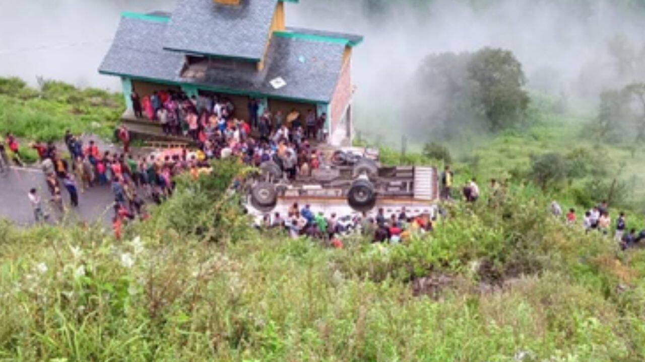 Himachal Pradesh accident: 7 killed, 11 injured after bus crash