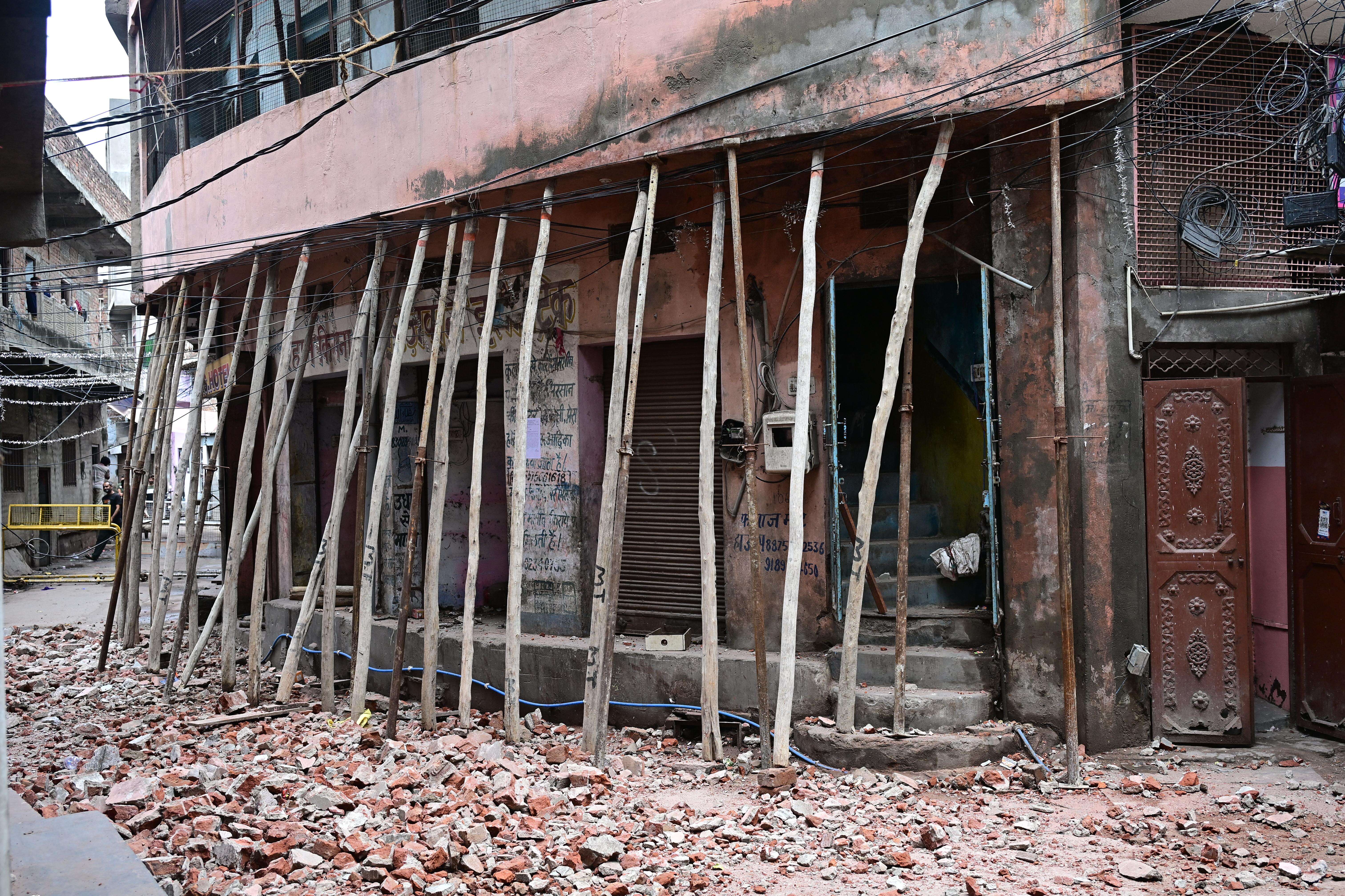 Demolition started on the tilted building at Eidgah area (Bhagirath) (6).JPG