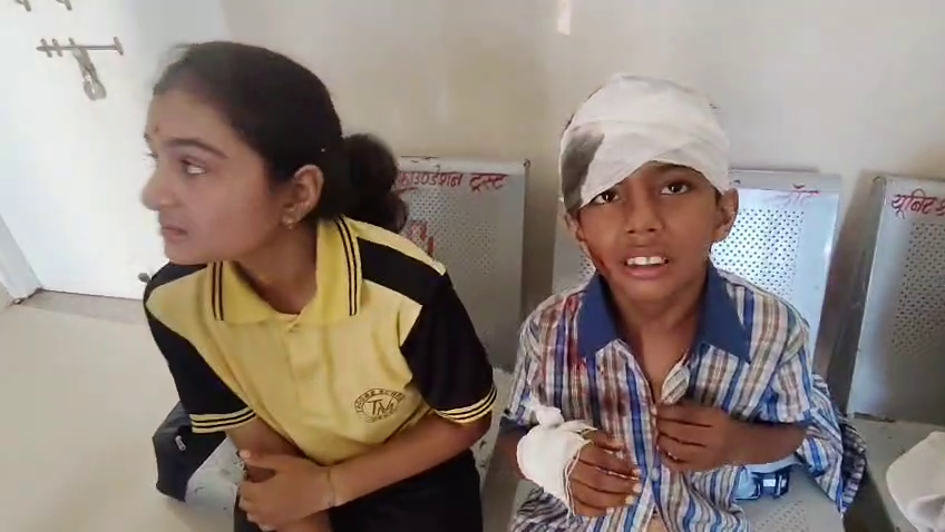 School bus, caption-Eighteen schoolchildren were injured after a speeding Scorpio SUV collided head-on with a school bus in Jobner town of Jaipur district on Saturday morning (5).png