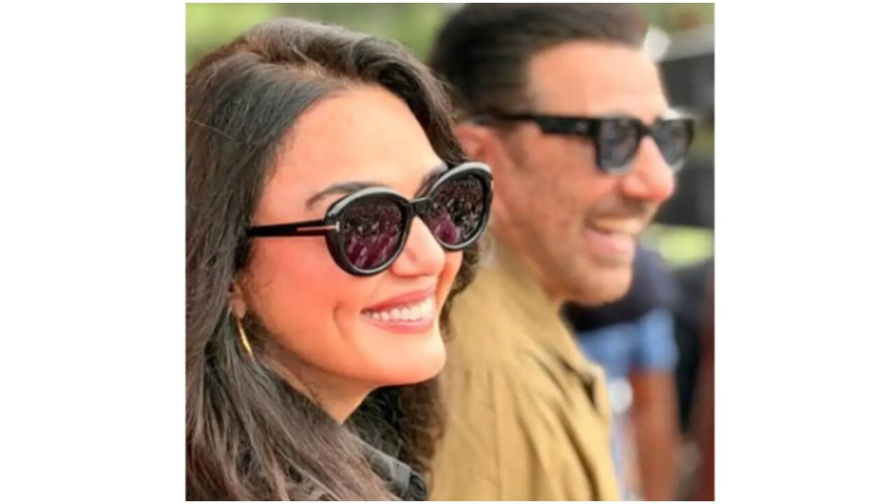 Batwara 1947_ Preity Zinta spends time with college students in Mohali. FB