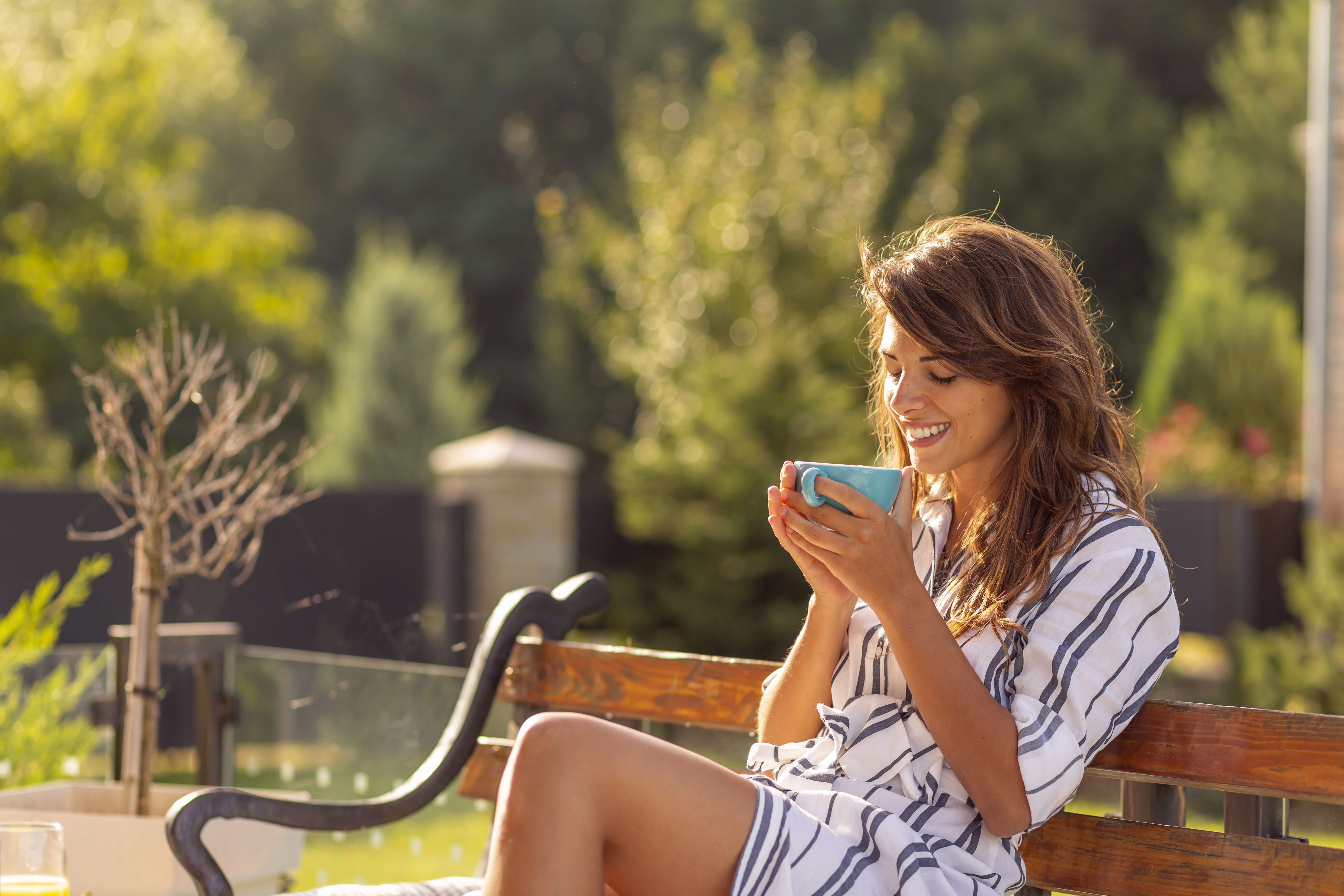 Coffee alone isn’t enough—add morning sunlight