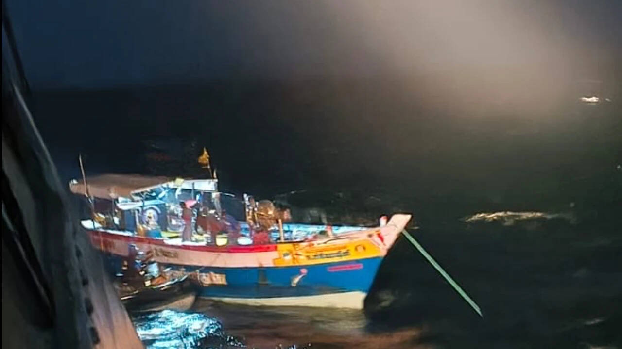 Search ops involving Indian Navy for 3 missing fishermen continue in Kerala