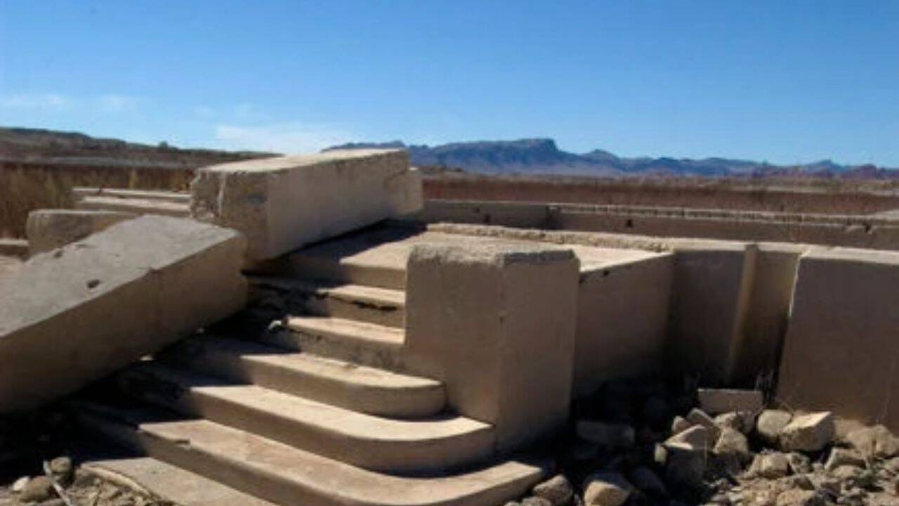 St. Thomas emerges as Lake Mead recedes<br><br>