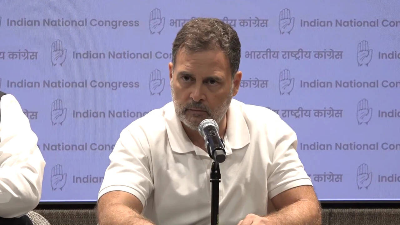 Rahul Gandhi Condemns Police Action on Peaceful Jharkhand Student Protesters
