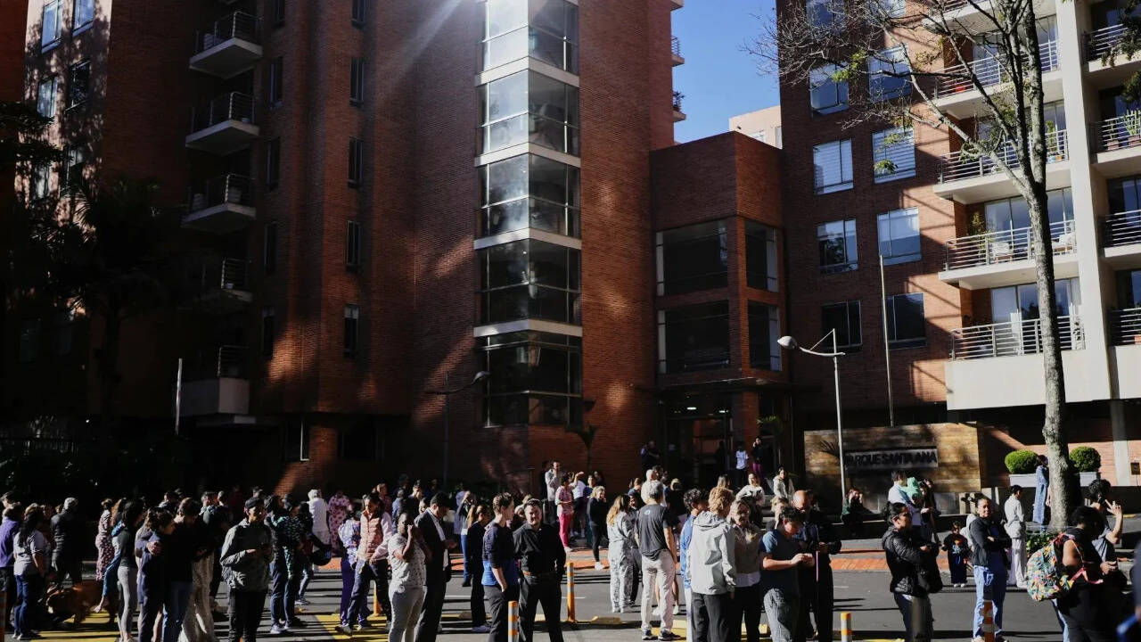 7.4 magnitude earthquake shakes Colombia, causes injuries and significant damage