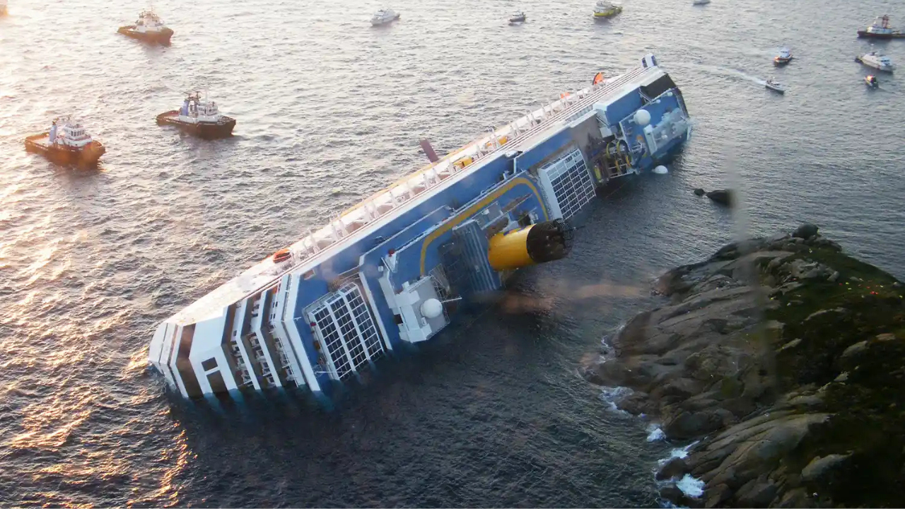 When the Costa Concordia struck a reef<br>